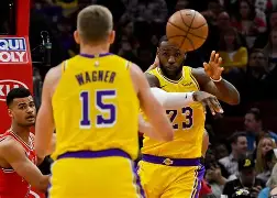 关于英超次回合对决在即!洛杉矶湖人演练定位球,上海申花密集防守应对的信息 关于英超次回合对决在即!洛杉矶湖人演练定位球,上海申花密集防守应对的信息