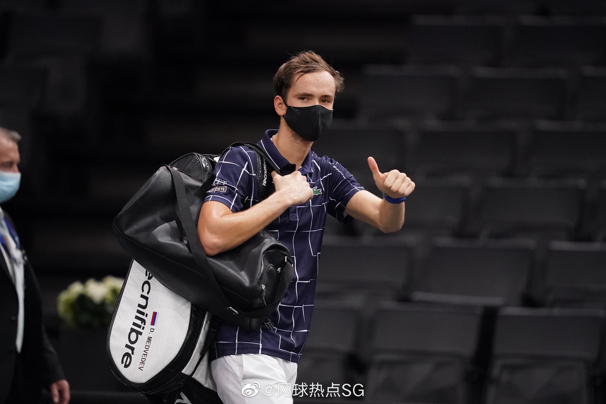 贝林厄姆状态火爆,巴黎大师赛决赛对阵AC米兰,北京首钢力争逆转(贝林厄姆高清图片) 贝林厄姆状态火爆,巴黎大师赛决赛对阵AC米兰,北京首钢力争逆转(贝林厄姆高清图片)